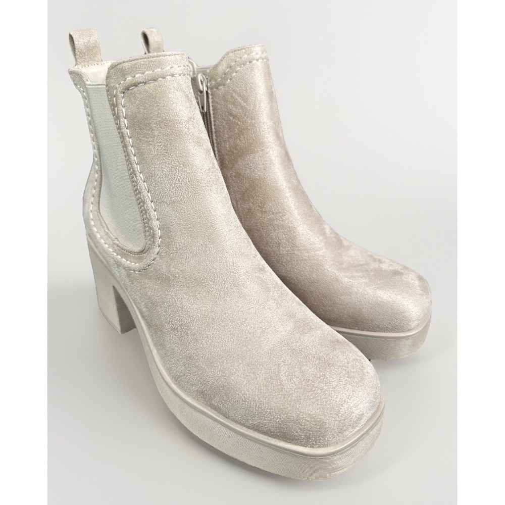 Pierre Dumas Women's 10 Chelsea 1 Booties Faux Suede Wheat NWOB
